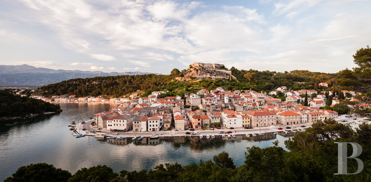 A village house on the banks of a fjord in Novigrad, Croatia - photo  n°23