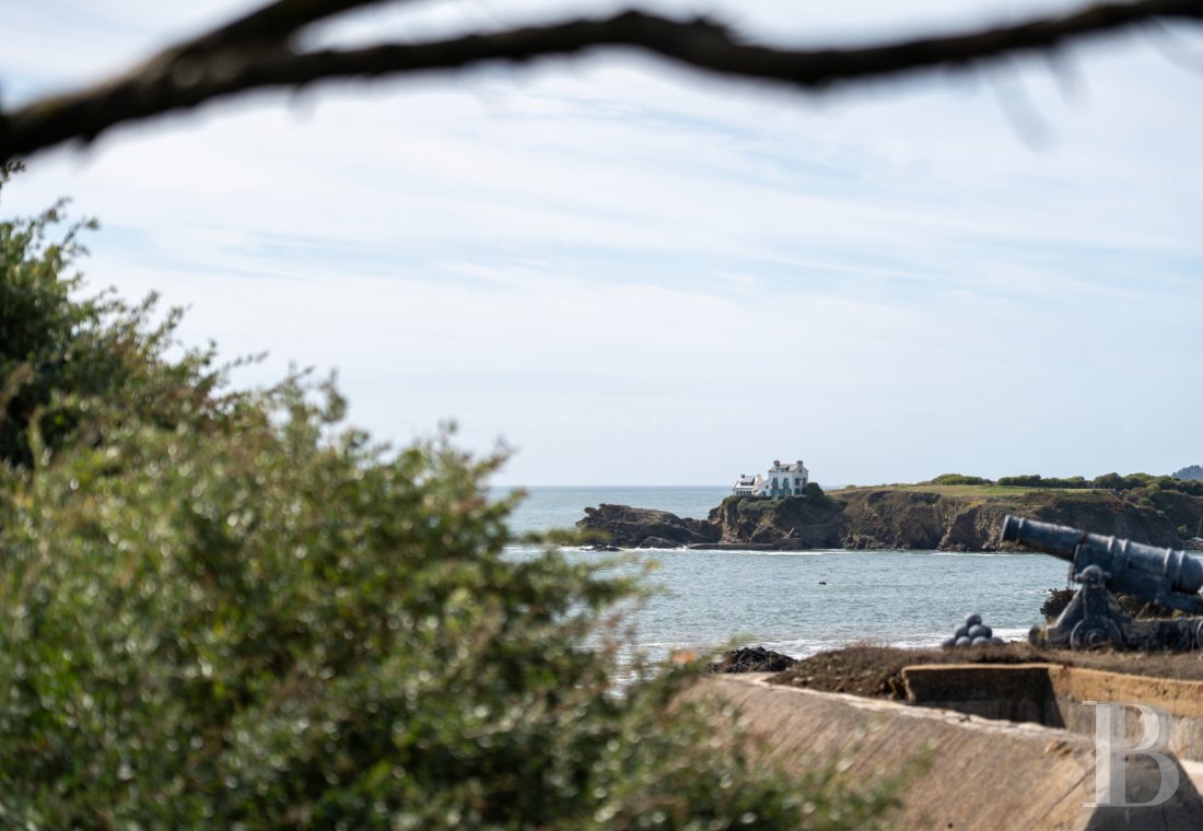 Dans le Finistère, face à l’île de Groix, un ancien fort Vauban réaménagé en vaste maison - photo  n°44