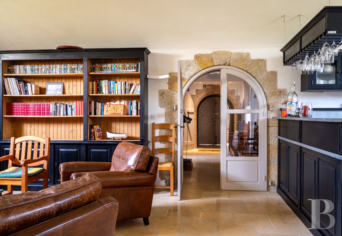 Dans le Finistère, face à l’île de Groix, un ancien fort Vauban réaménagé en vaste maison - photo  n°15