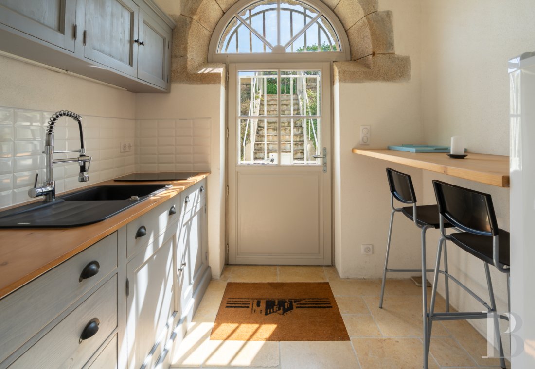 Dans le Finistère, face à l’île de Groix, un ancien fort Vauban réaménagé en vaste maison - photo  n°34