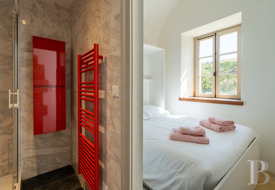 Dans le Finistère, face à l’île de Groix, un ancien fort Vauban réaménagé en vaste maison - photo  n°35