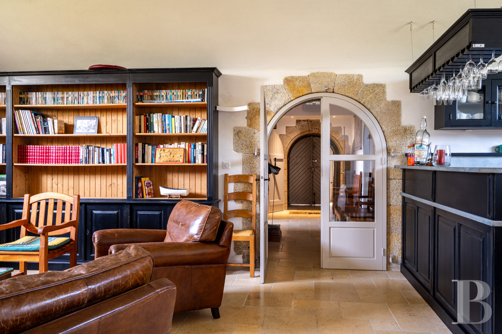 Dans le Finistère, face à l’île de Groix, un ancien fort Vauban réaménagé en vaste maison - photo  n°15
