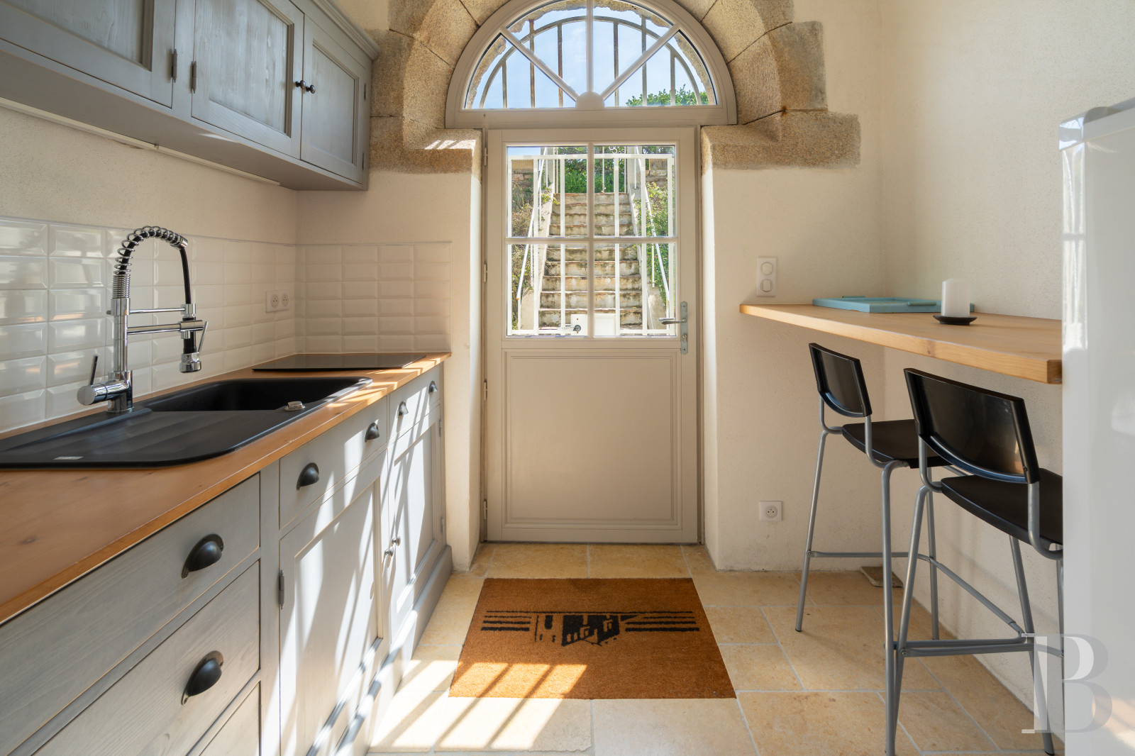 Dans le Finistère, face à l’île de Groix, un ancien fort Vauban réaménagé en vaste maison - photo  n°34