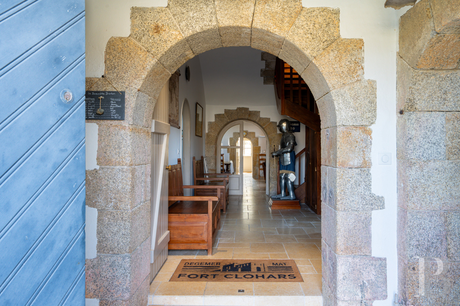 Dans le Finistère, face à l’île de Groix, un ancien fort Vauban réaménagé en vaste maison - photo  n°13
