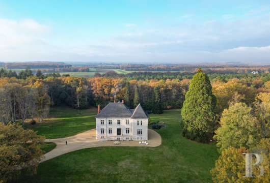 poitou-charentes - Dans la Vienne, avec son parc de 4 hectares, un château du 19ème siècle entièrement rénové