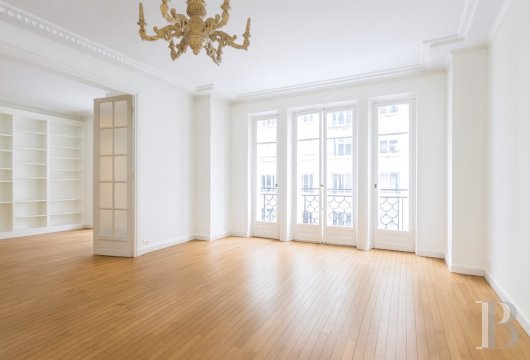 paris - Place Rodin, proche des commerces de l'avenue Mozart, un appartement familial de 214 m² dans un immeuble de 1930
