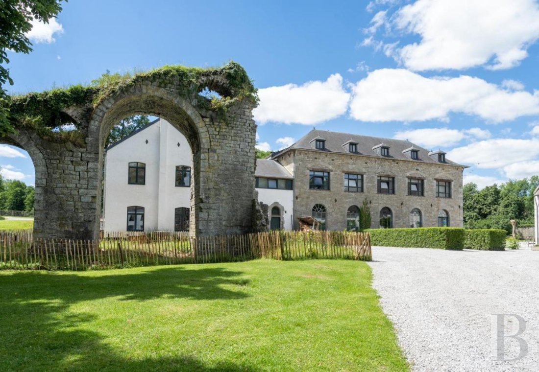 A vast estate in the province of Namur, Belgium, with an ecological focus - photo  n°4