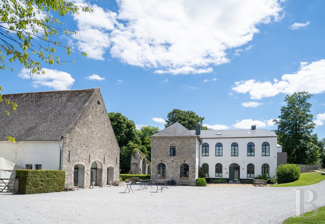 A vast estate in the province of Namur, Belgium, with an ecological focus - photo  n°3