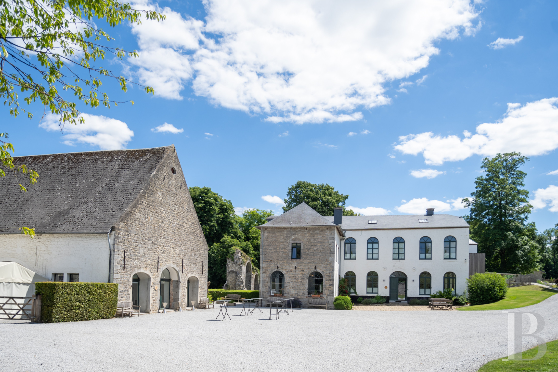 A vast estate in the province of Namur, Belgium, with an ecological focus - photo  n°3