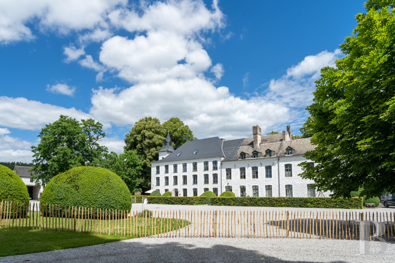 A vast estate in the province of Namur, Belgium, with an ecological focus - photo  n°29