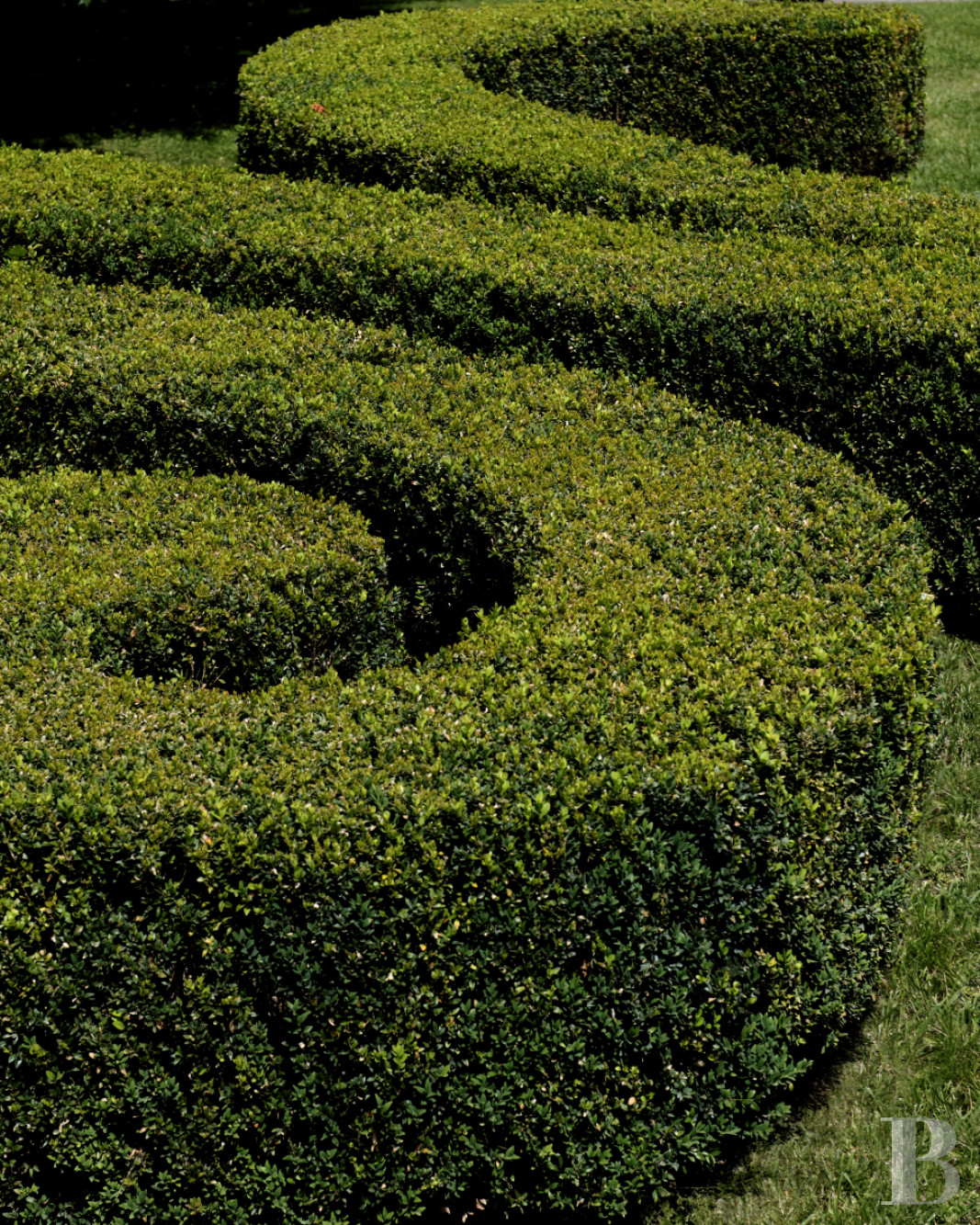 À Marseille, en lisière de la ville et tournée vers les calanques, une demeure patricienne dans son parc de sept hectares - photo  n°3