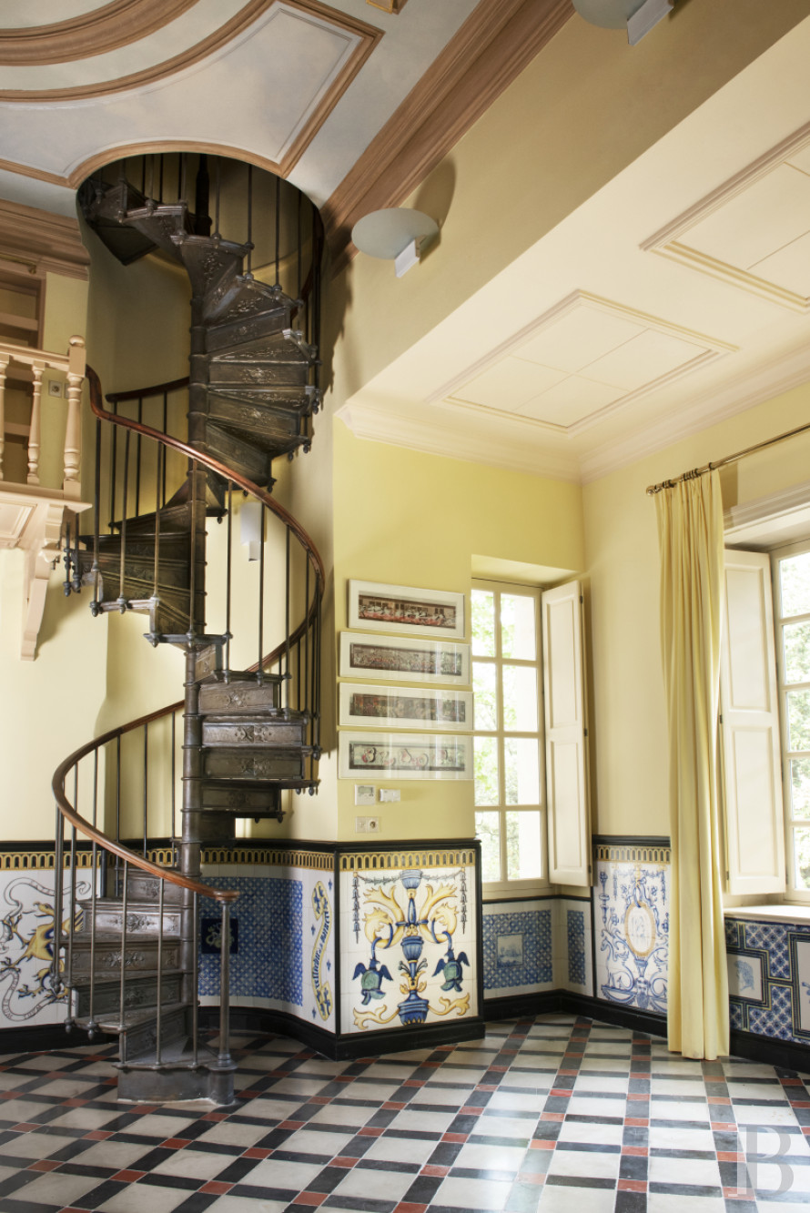 À Marseille, en lisière de la ville et tournée vers les calanques, une demeure patricienne dans son parc de sept hectares - photo  n°11