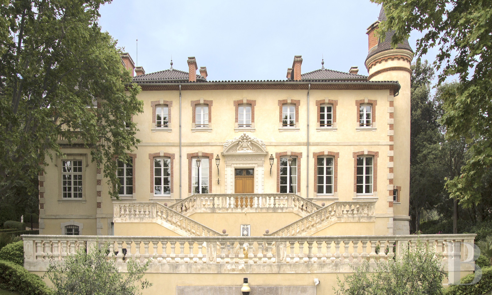 À Marseille, en lisière de la ville et tournée vers les calanques, une demeure patricienne dans son parc de sept hectares - photo  n°8