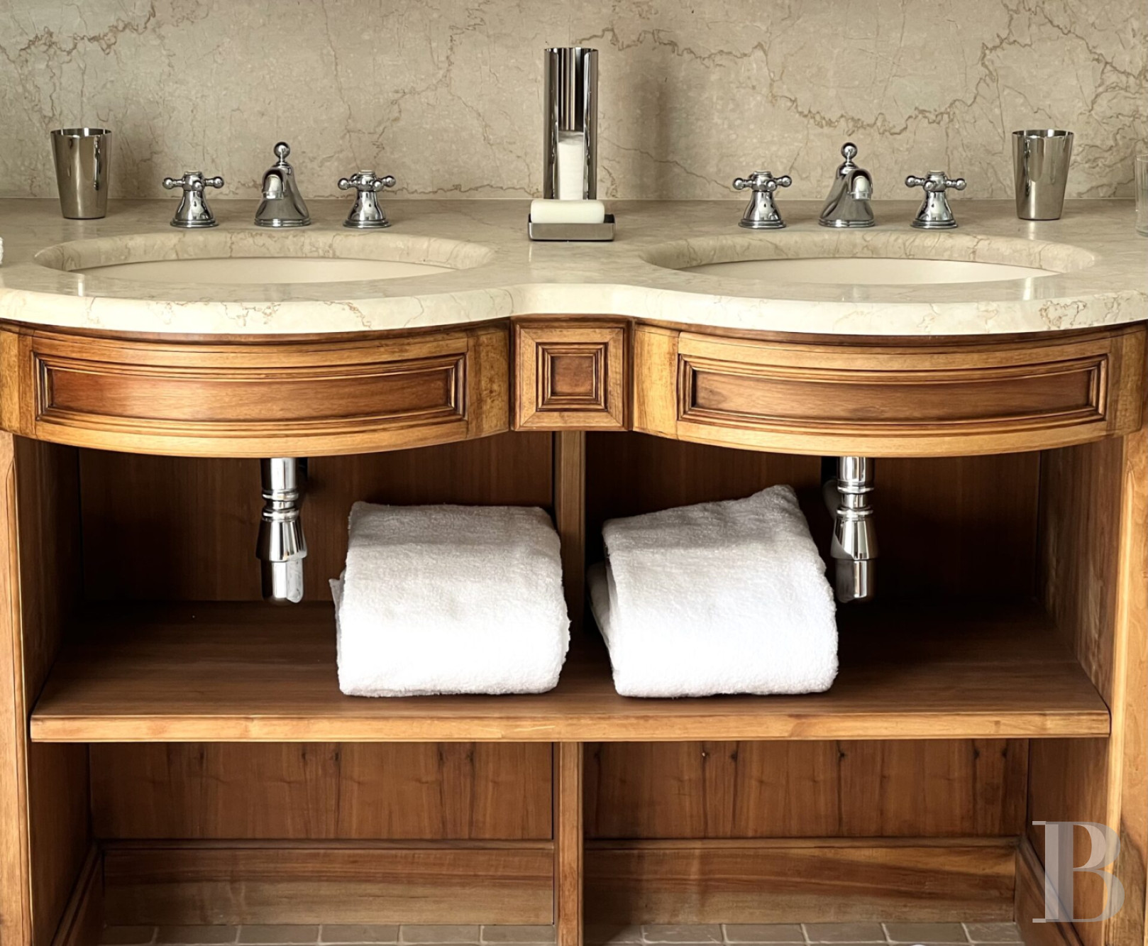 À Marseille, en lisière de la ville et tournée vers les calanques, une demeure patricienne dans son parc de sept hectares - photo  n°21