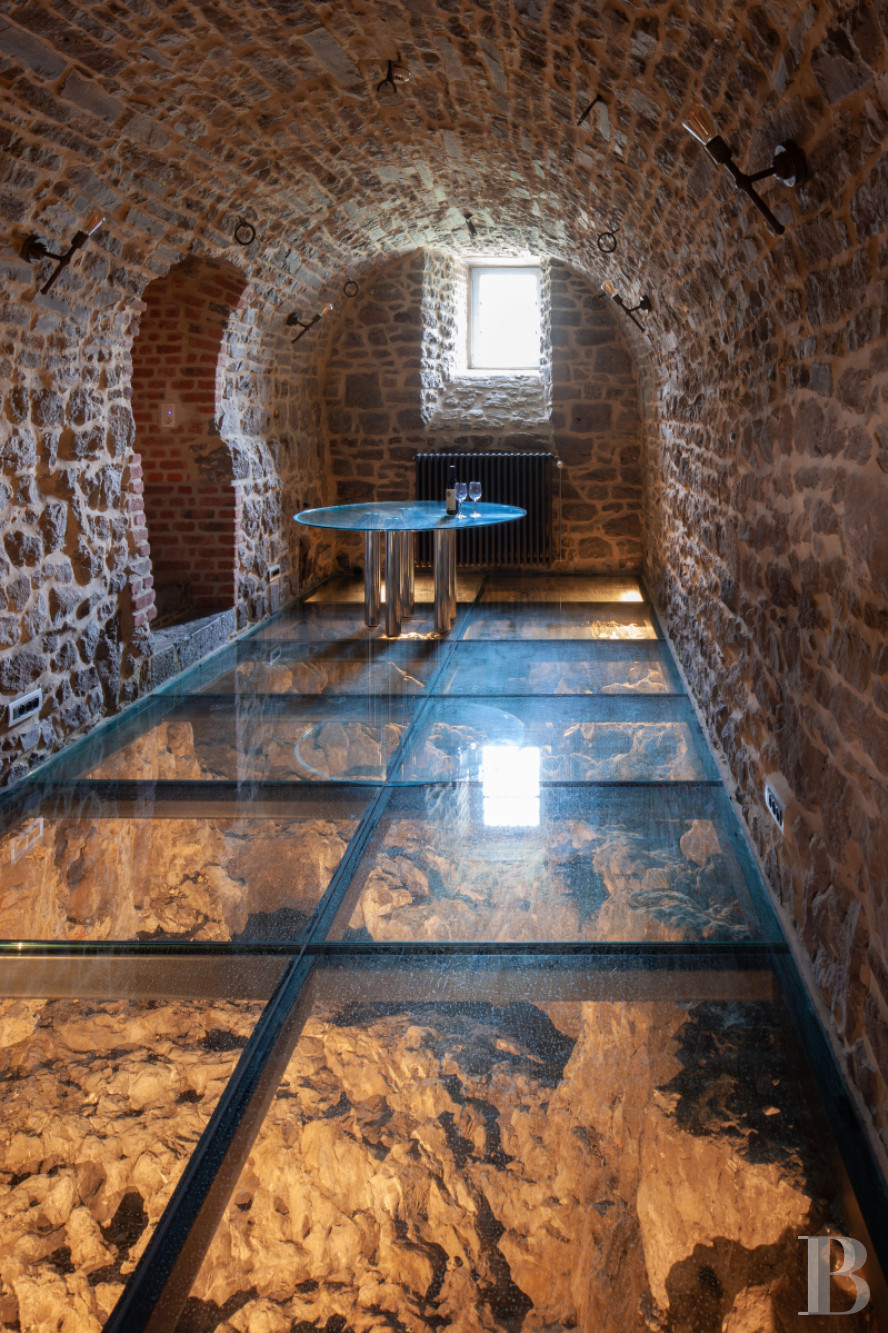 A chateau-fortress with a one hundred hectare estate in the county of Namur, to the south of Brussels in Belgium - photo  n°46