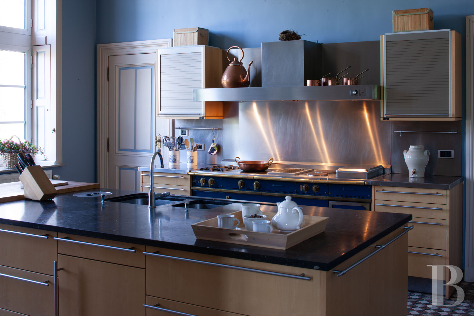 A chateau-fortress with a one hundred hectare estate in the county of Namur, to the south of Brussels in Belgium - photo  n°37