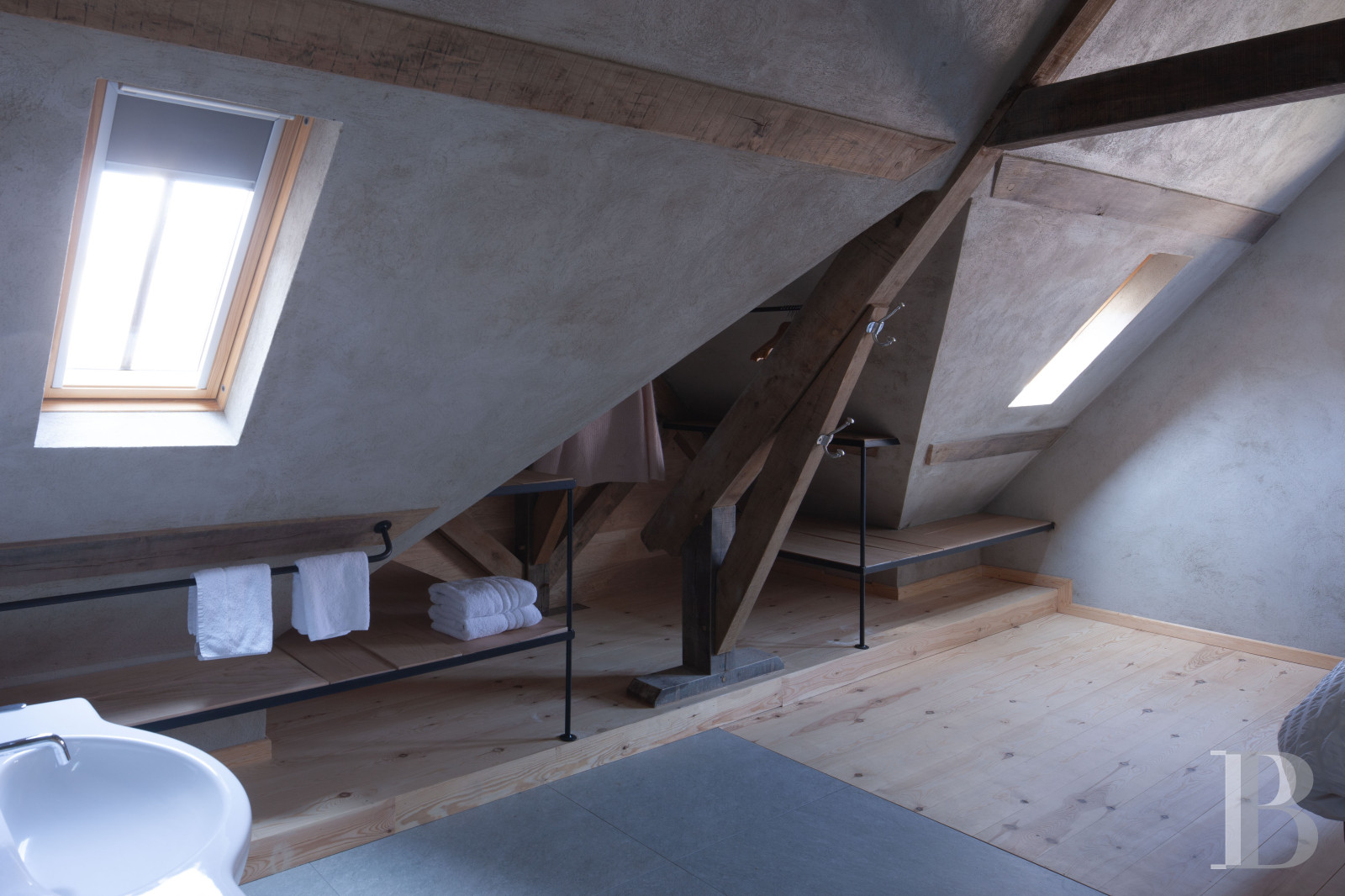 A chateau-fortress with a one hundred hectare estate in the county of Namur, to the south of Brussels in Belgium - photo  n°36