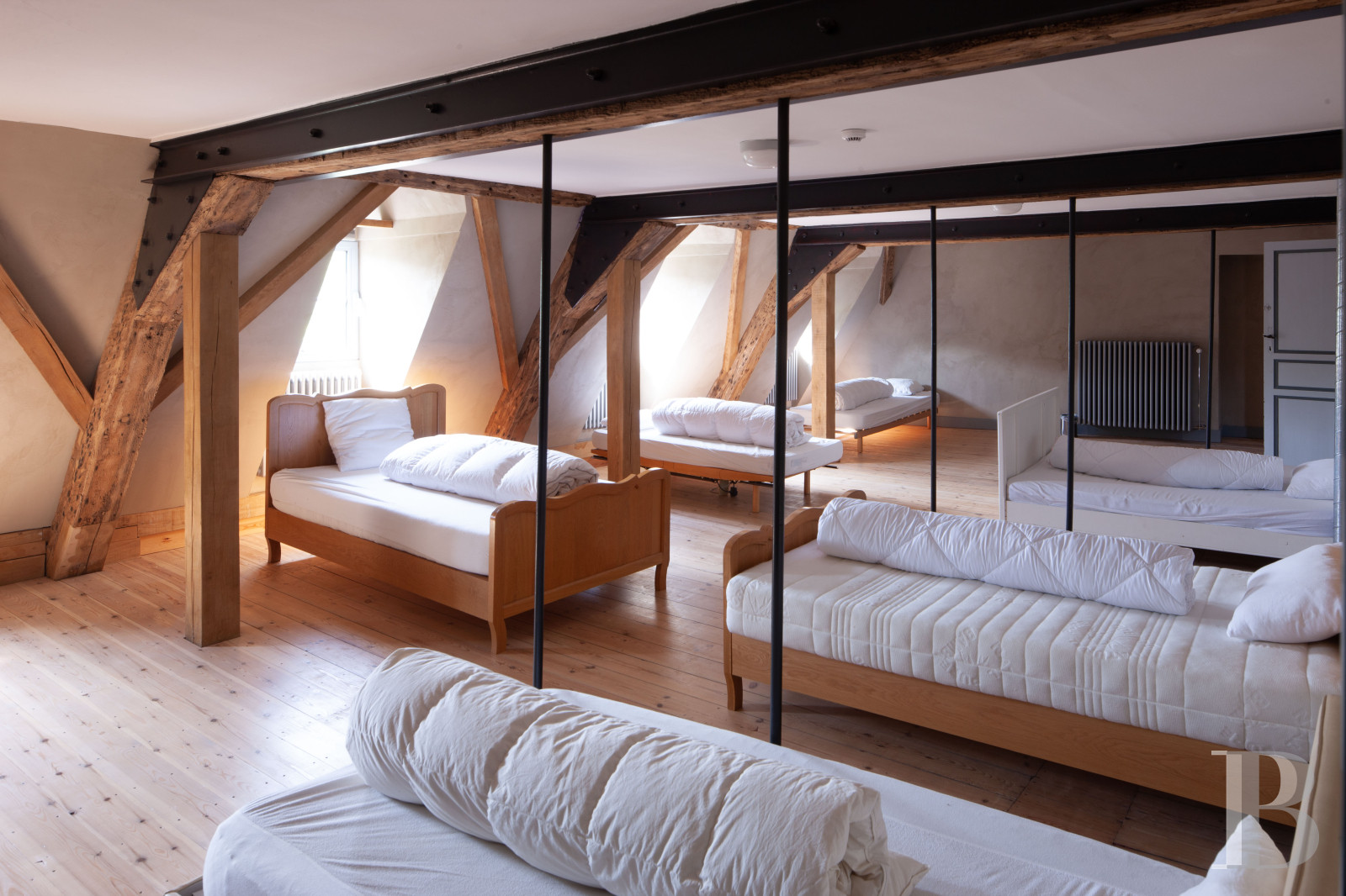 A chateau-fortress with a one hundred hectare estate in the county of Namur, to the south of Brussels in Belgium - photo  n°33