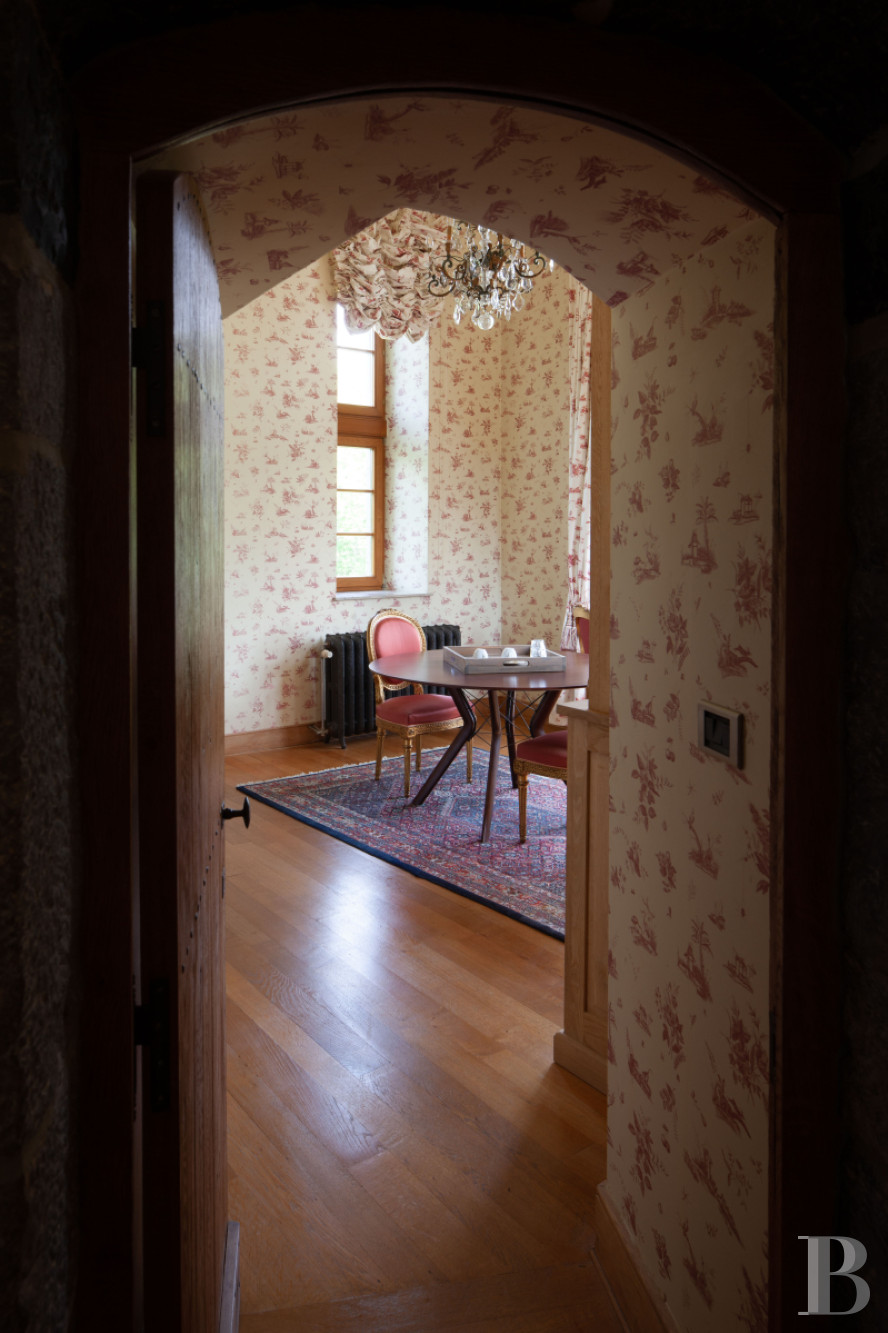 A chateau-fortress with a one hundred hectare estate in the county of Namur, to the south of Brussels in Belgium - photo  n°30