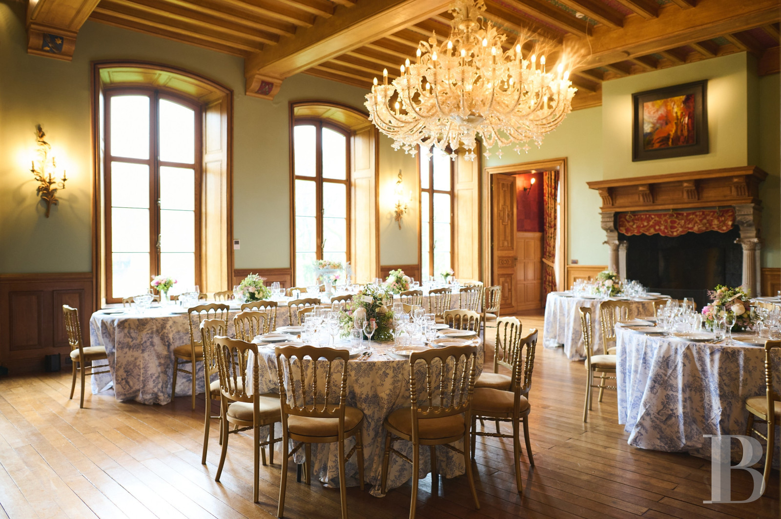 A chateau-fortress with a one hundred hectare estate in the county of Namur, to the south of Brussels in Belgium - photo  n°40