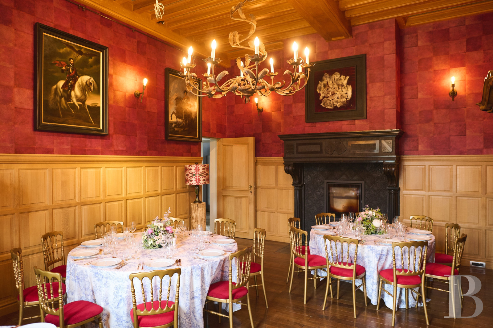 A chateau-fortress with a one hundred hectare estate in the county of Namur, to the south of Brussels in Belgium - photo  n°43
