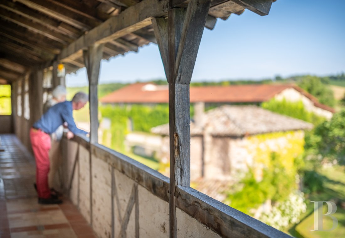 Dans le Tarn, au cœur du vignoble de Gaillac, un château d’origine médiévale entouré de ses vignes - photo  n°29