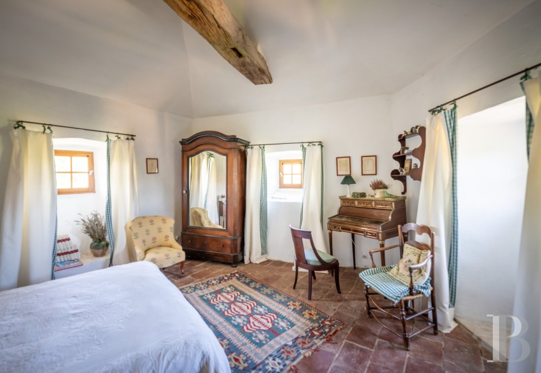 Dans le Tarn, au cœur du vignoble de Gaillac, un château d’origine médiévale entouré de ses vignes - photo  n°41