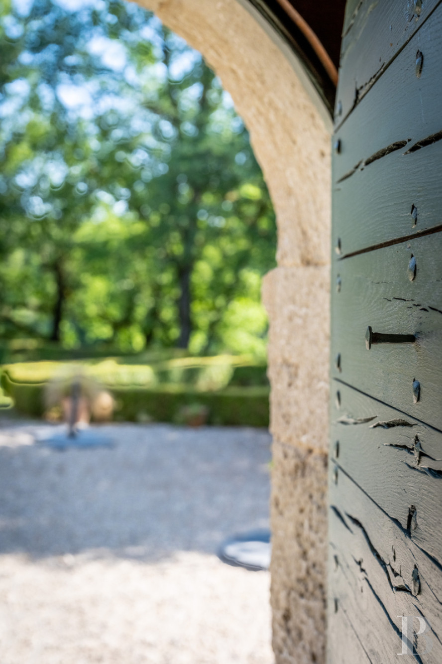 Dans le Tarn, au cœur du vignoble de Gaillac, un château d’origine médiévale entouré de ses vignes - photo  n°12
