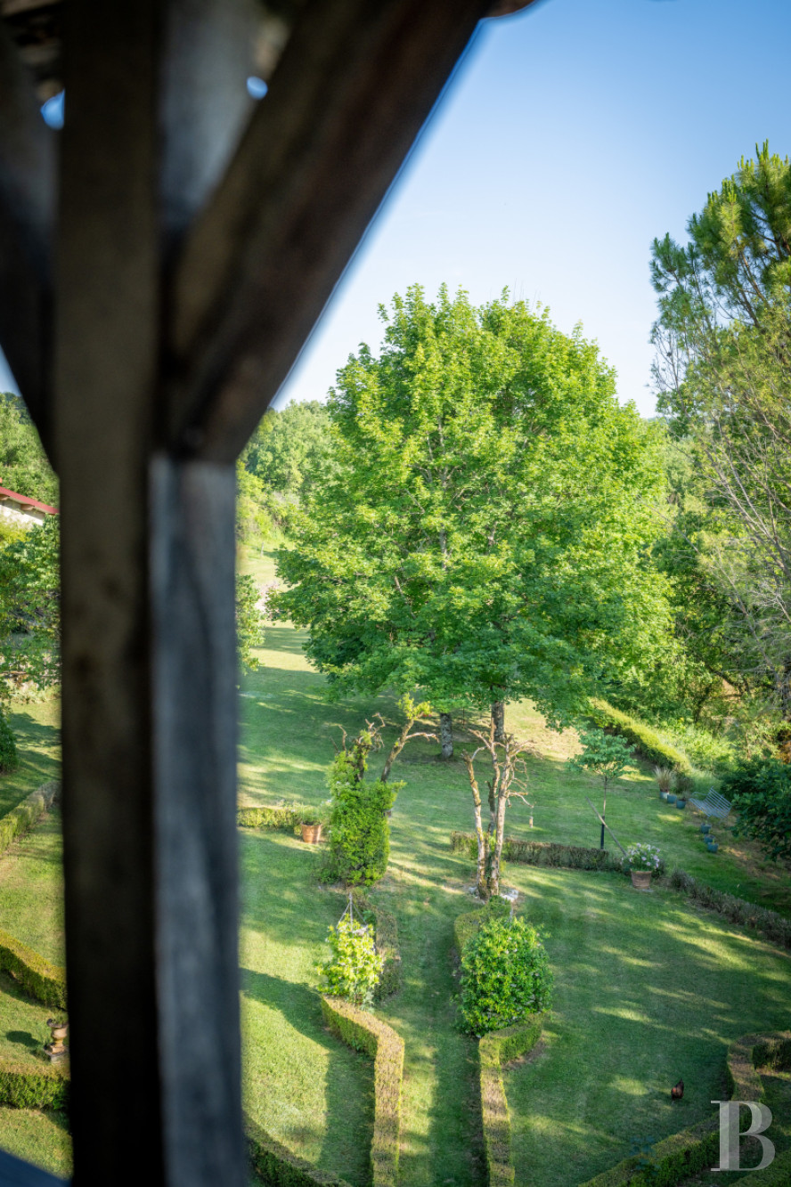 Dans le Tarn, au cœur du vignoble de Gaillac, un château d’origine médiévale entouré de ses vignes - photo  n°33
