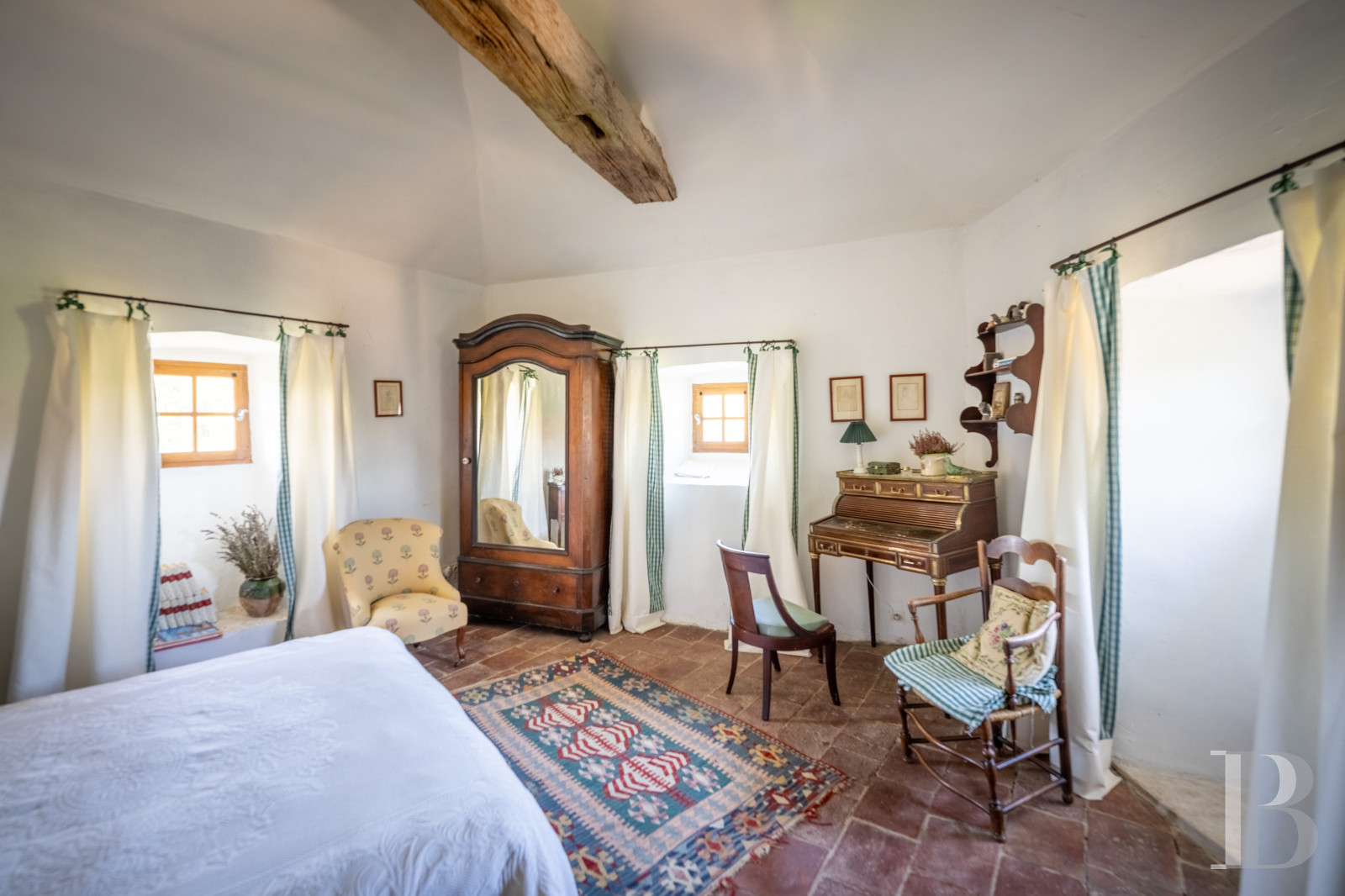 Dans le Tarn, au cœur du vignoble de Gaillac, un château d’origine médiévale entouré de ses vignes - photo  n°41