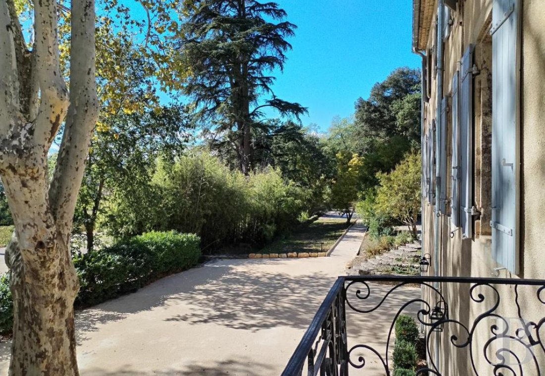 A 19th-century farmhouse surrounded by vineyards and forests between Cévennes and Provence, in the Gard Rhodanien - photo  n°5