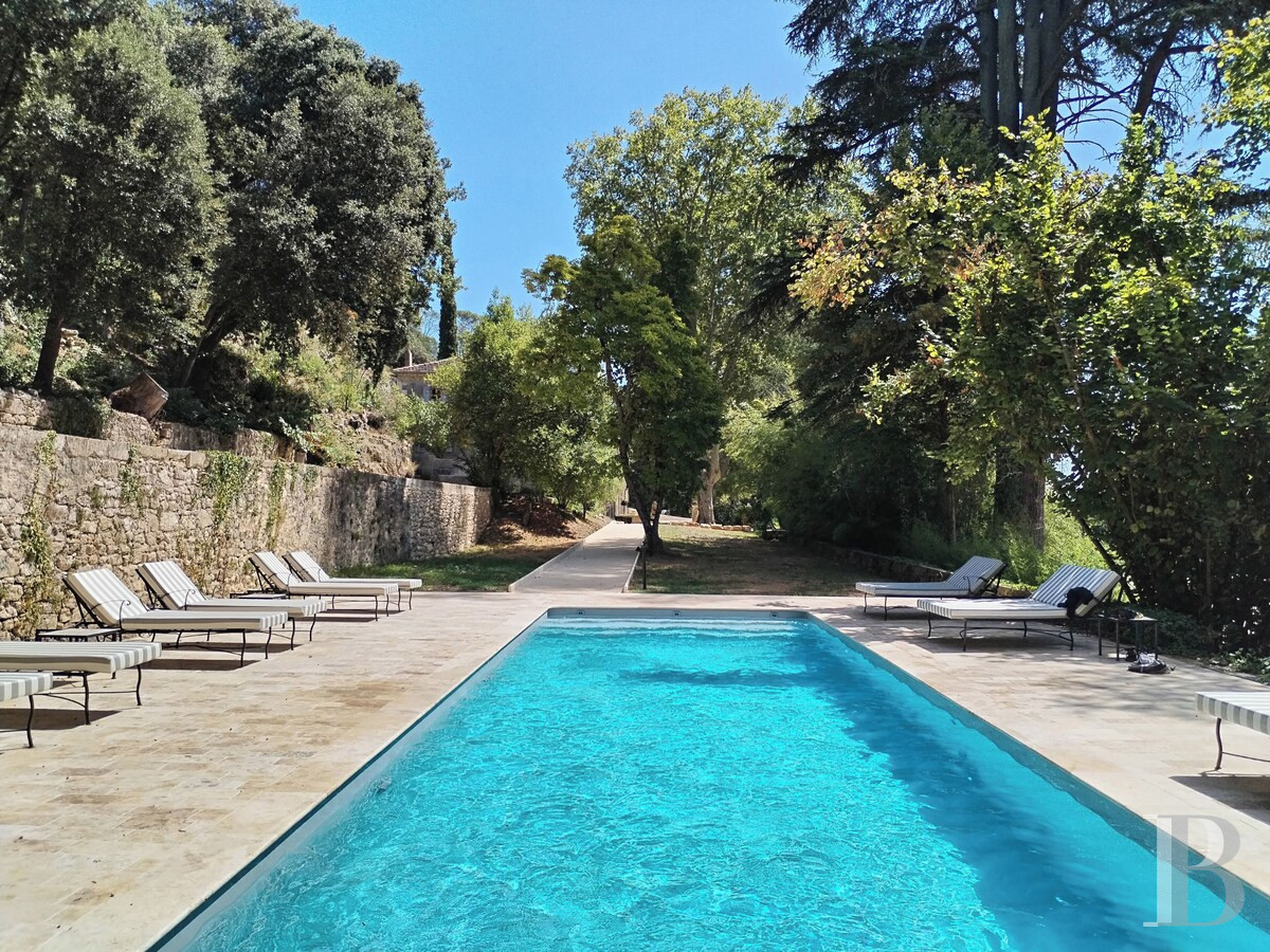 A 19th-century farmhouse surrounded by vineyards and forests between Cévennes and Provence, in the Gard Rhodanien - photo  n°3