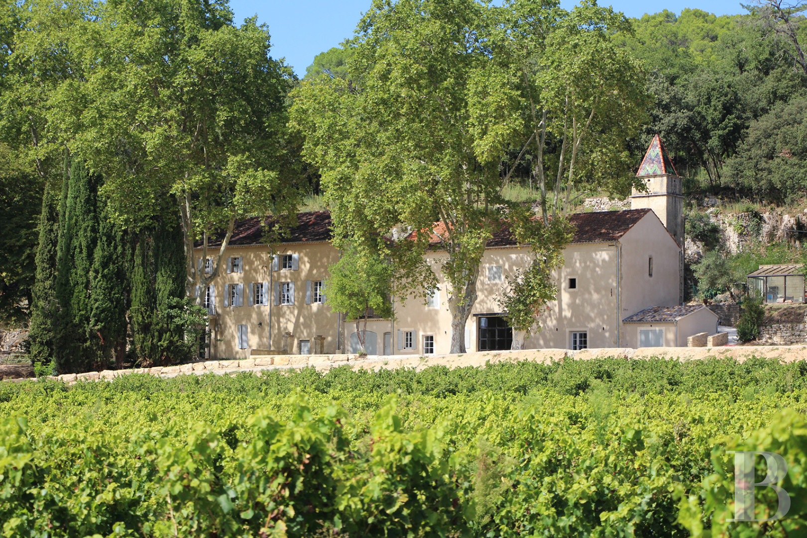 Dans le Gard rhodanien, entre Cévennes et Provence, une bastide du 19e siècle entre vignes et forêts - photo  n°1