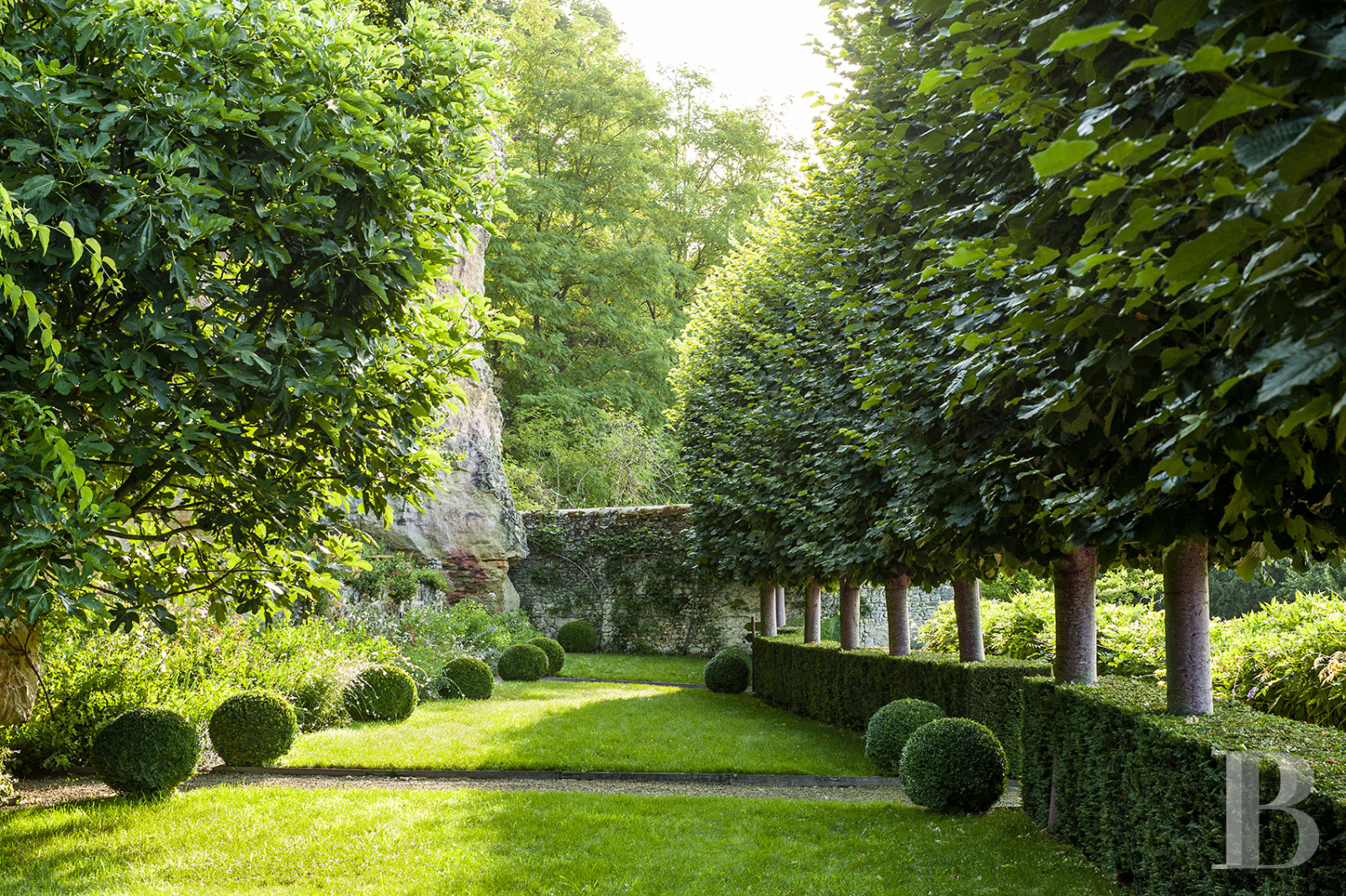 The outbuildings of an 18th-century manor house and its certified «remarkable» garden on the banks of the Loire to the east of Tours - photo  n°11