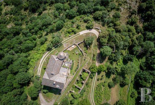 A 13th-century château stands on guard over the Cévennes hills in the southernmost point of the Lozère department, on the border with the Gard department - photo  n°2