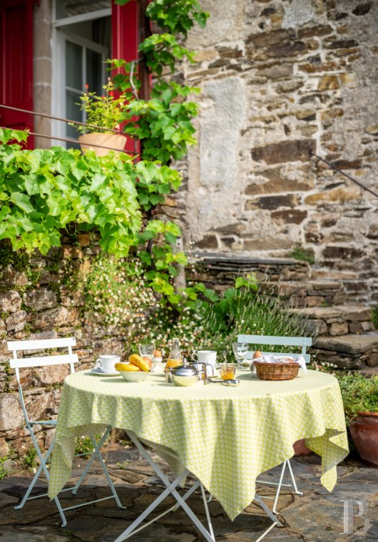 A 13th-century château stands on guard over the Cévennes hills in the southernmost point of the Lozère department, on the border with the Gard department - photo  n°8