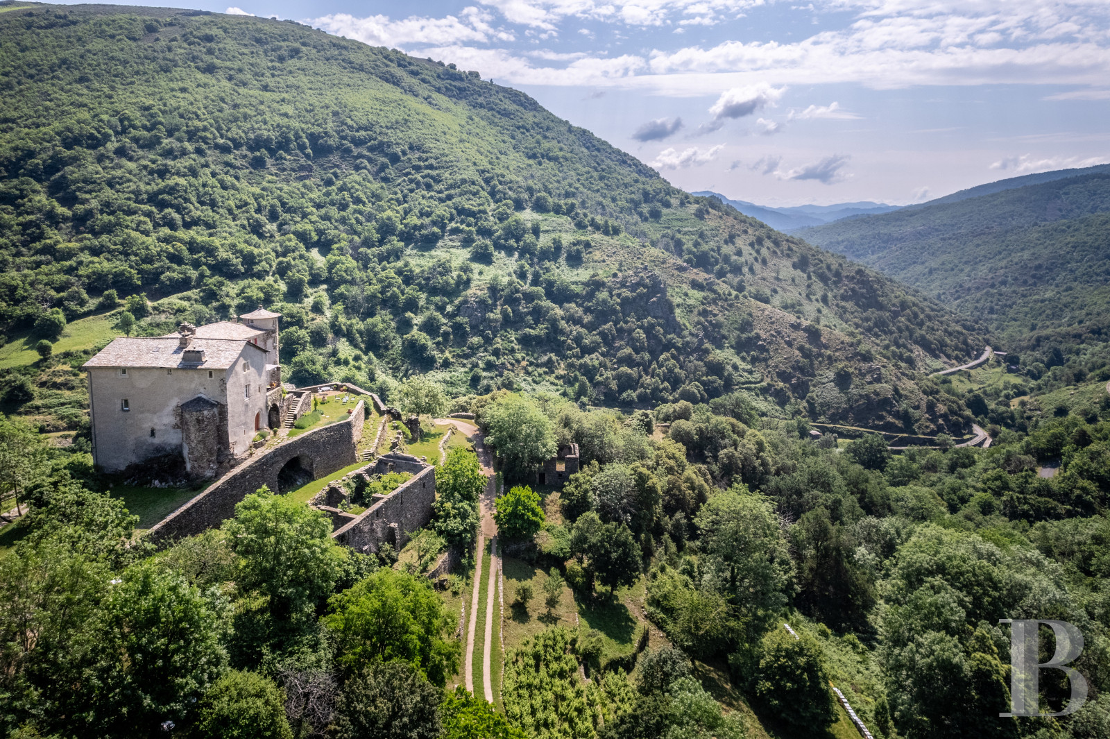 A 13th-century château stands on guard over the Cévennes hills in the southernmost point of the Lozère department, on the border with the Gard department - photo  n°40