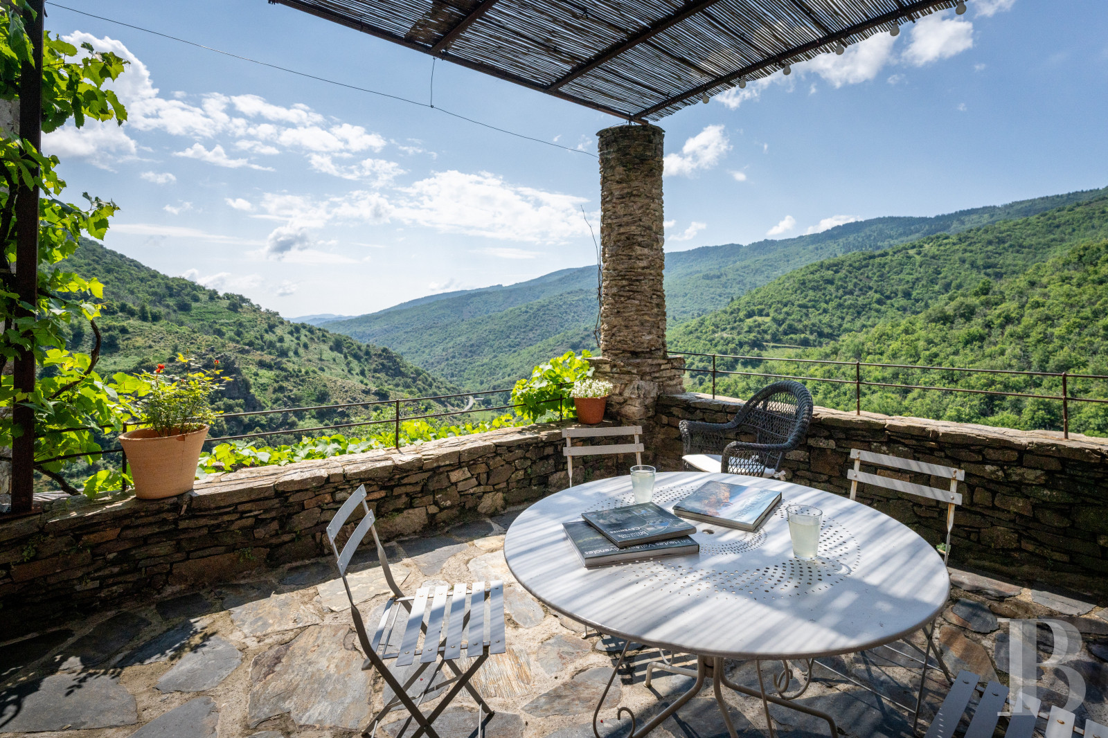A 13th-century château stands on guard over the Cévennes hills in the southernmost point of the Lozère department, on the border with the Gard department - photo  n°22