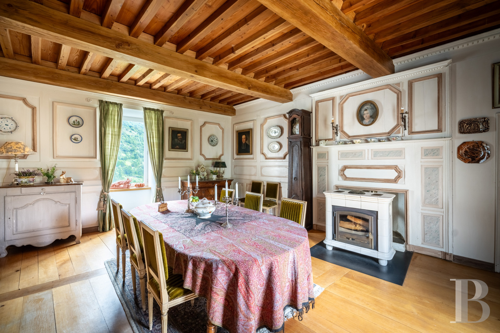 A 13th-century château stands on guard over the Cévennes hills in the southernmost point of the Lozère department, on the border with the Gard department - photo  n°15