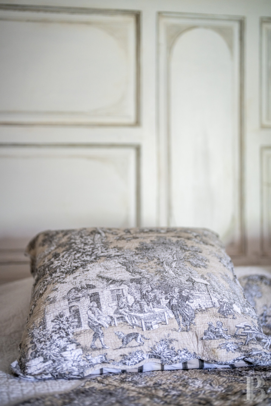 A 13th-century château stands on guard over the Cévennes hills in the southernmost point of the Lozère department, on the border with the Gard department - photo  n°29