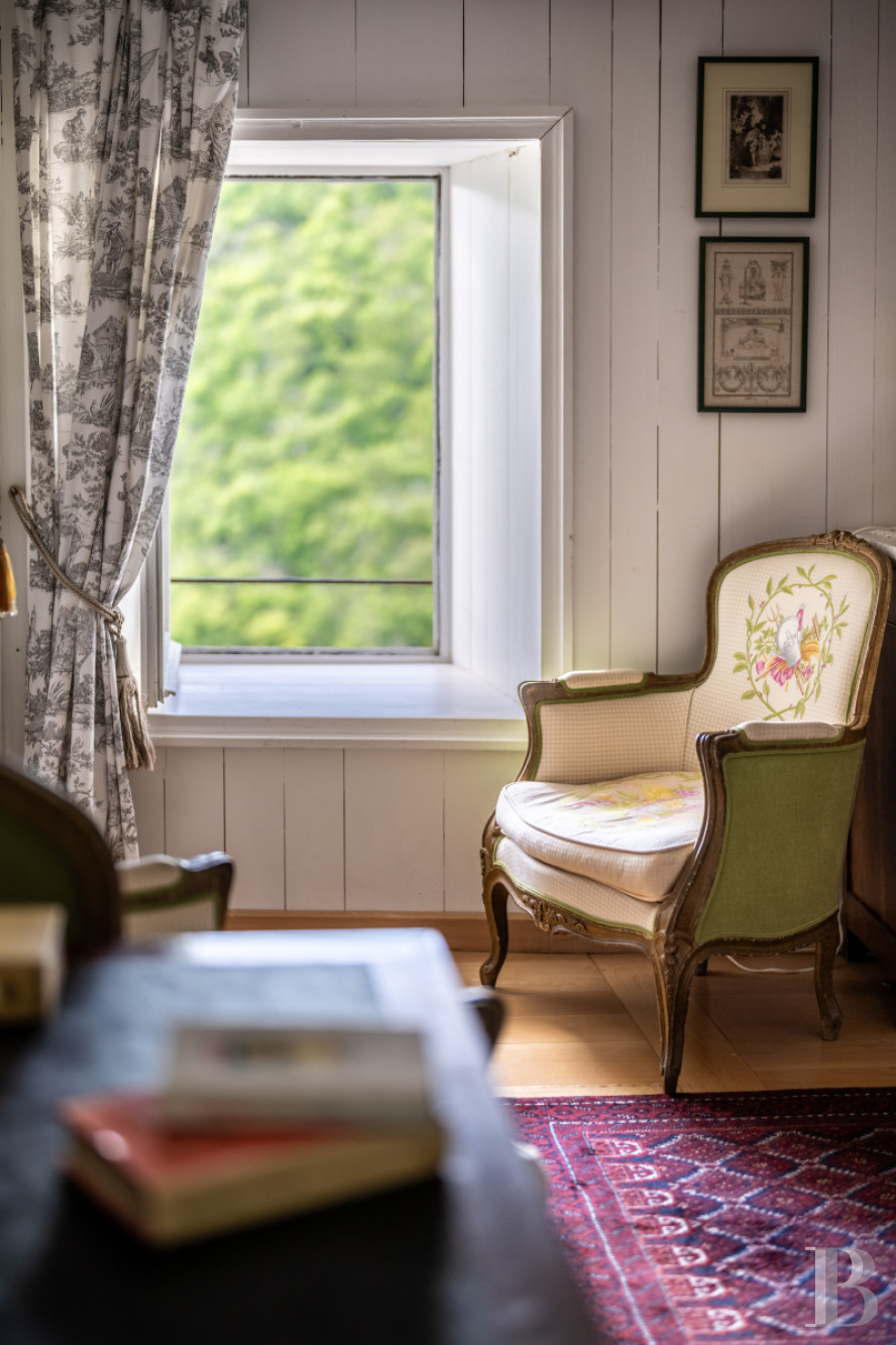 A 13th-century château stands on guard over the Cévennes hills in the southernmost point of the Lozère department, on the border with the Gard department - photo  n°24