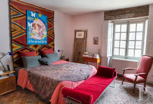 character properties France center val de loire   - 9