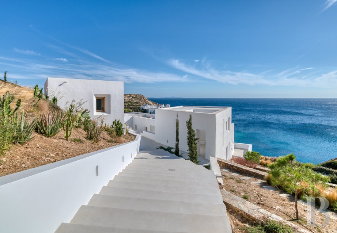 A group of houses between sky and sea on Ios in the Cyclades - photo  n°10