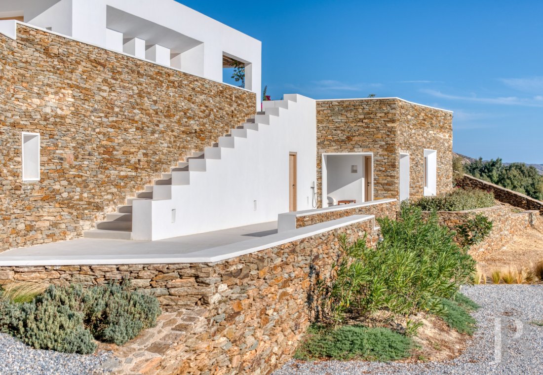 A group of houses between sky and sea on Ios in the Cyclades - photo  n°2