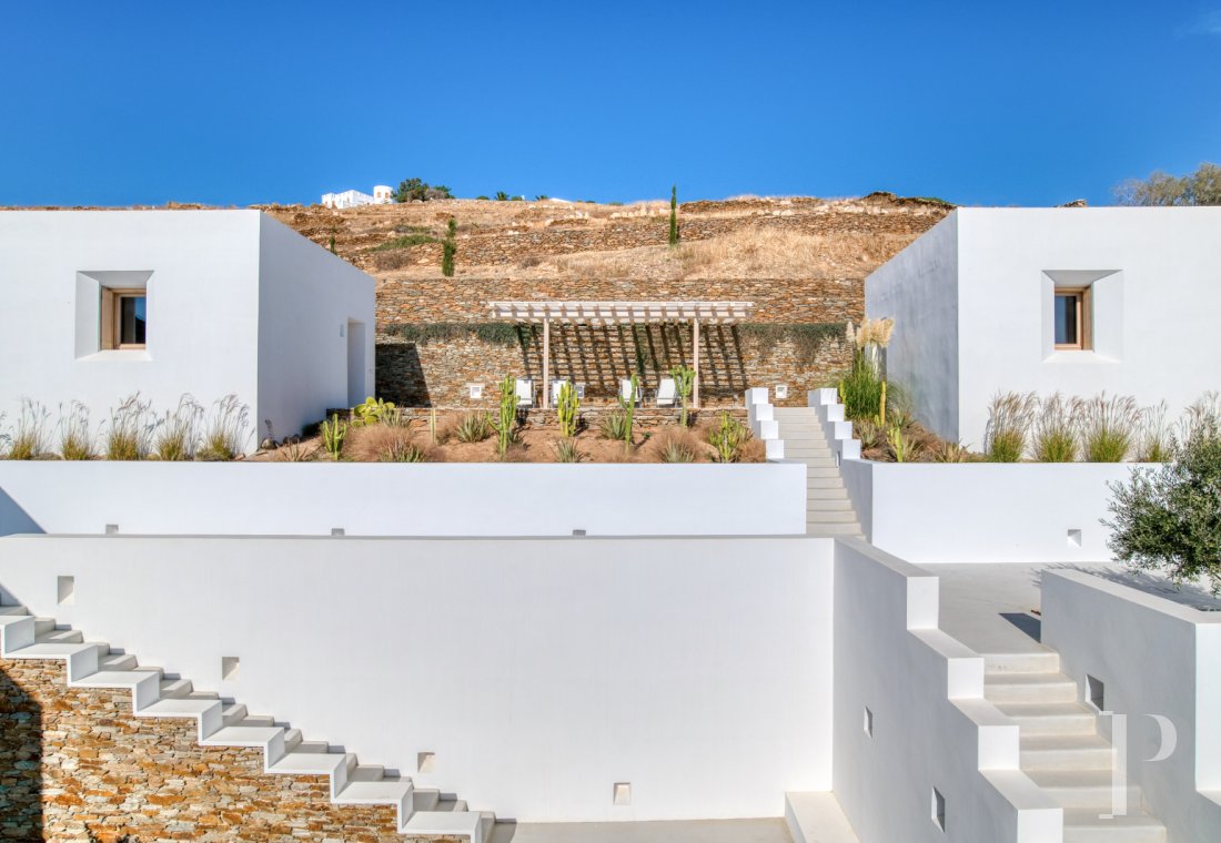 A group of houses between sky and sea on Ios in the Cyclades - photo  n°5
