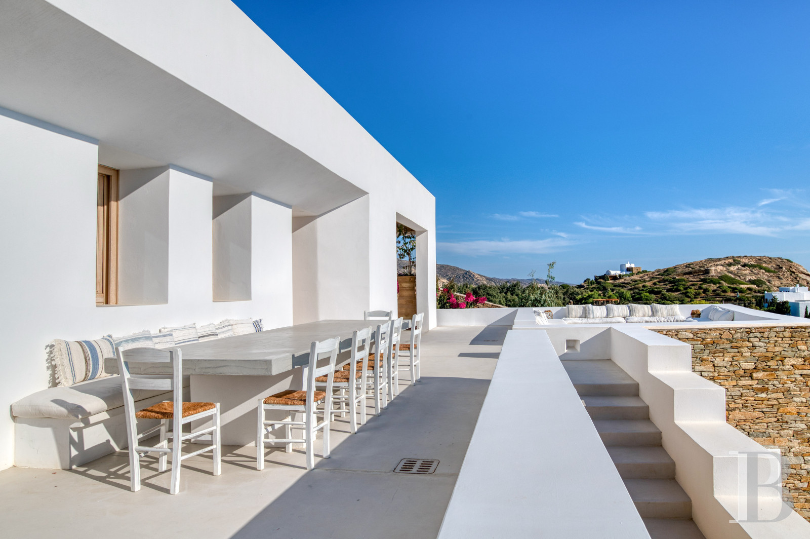 À Ios, dans les Cyclades, un ensemble de maisons entre ciel et mer - photo  n°15
