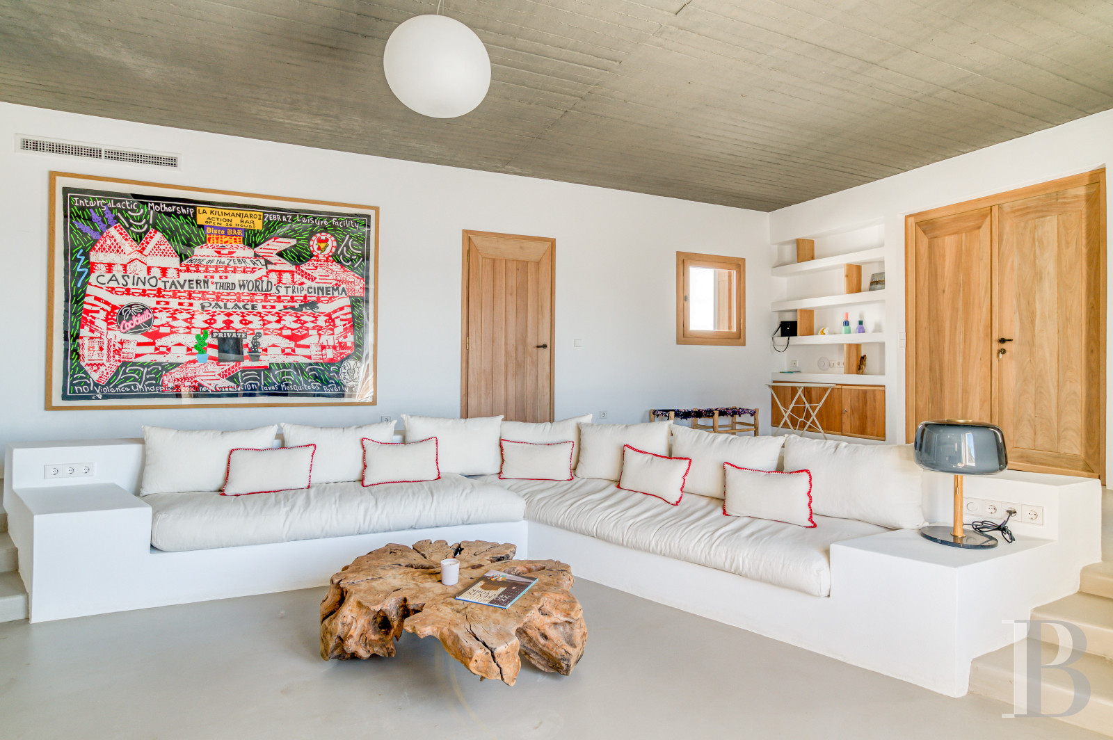 À Ios, dans les Cyclades, un ensemble de maisons entre ciel et mer - photo  n°18