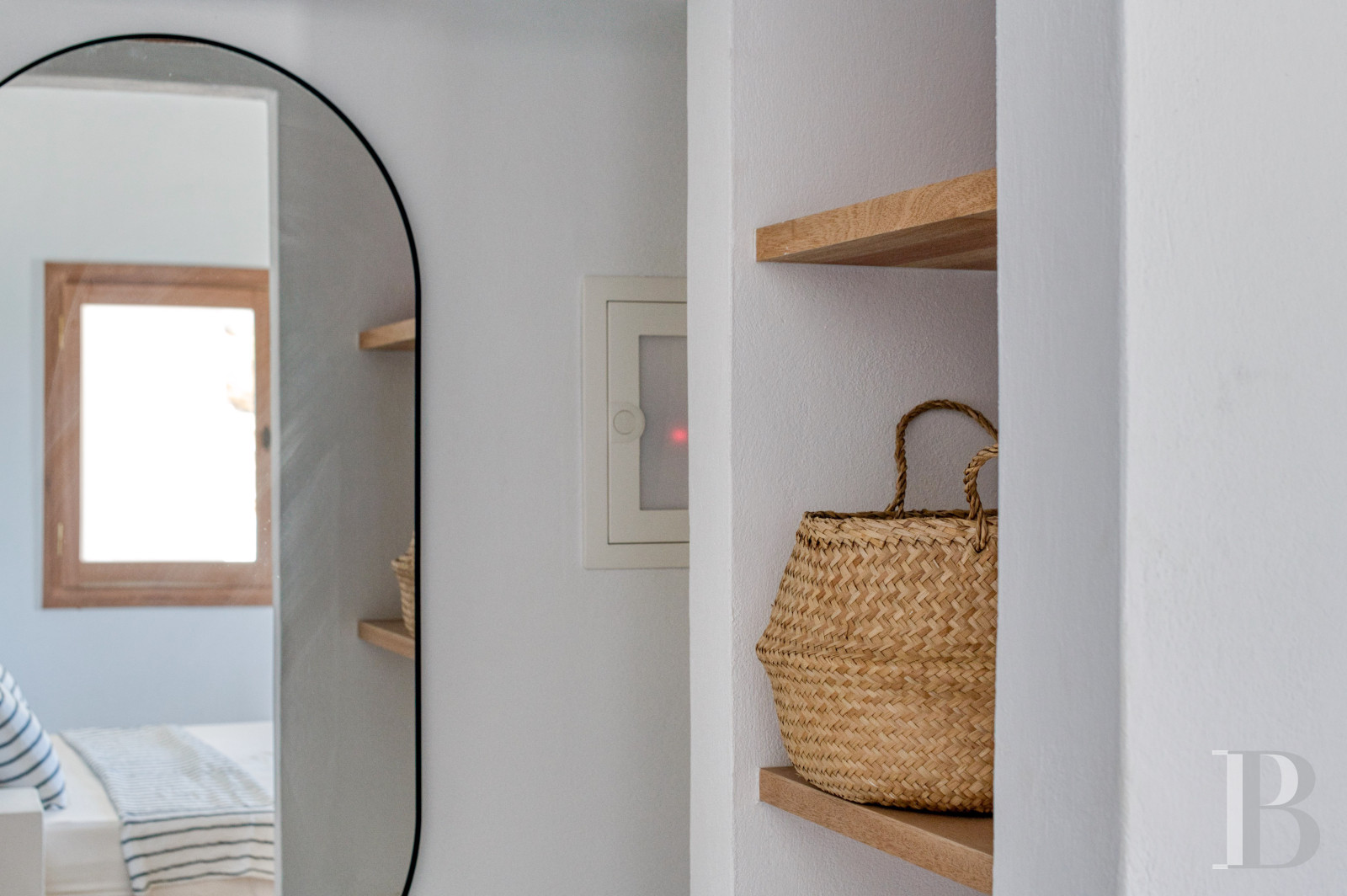 À Ios, dans les Cyclades, un ensemble de maisons entre ciel et mer - photo  n°35