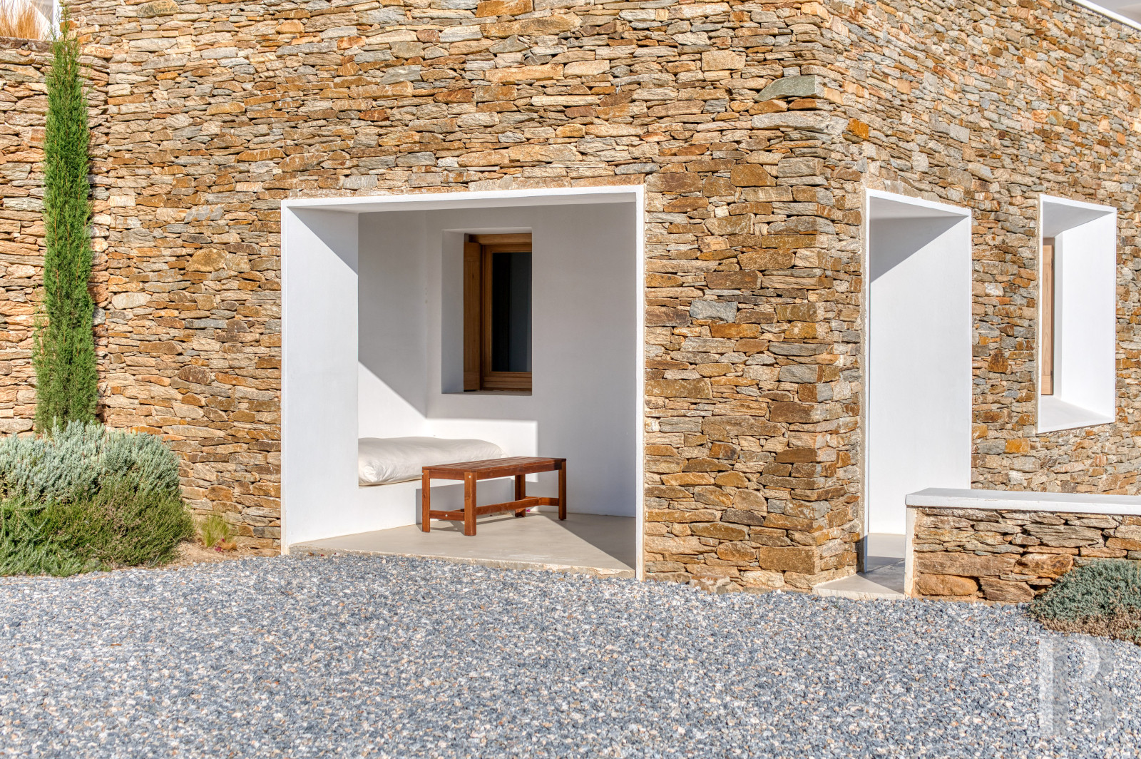 À Ios, dans les Cyclades, un ensemble de maisons entre ciel et mer - photo  n°38