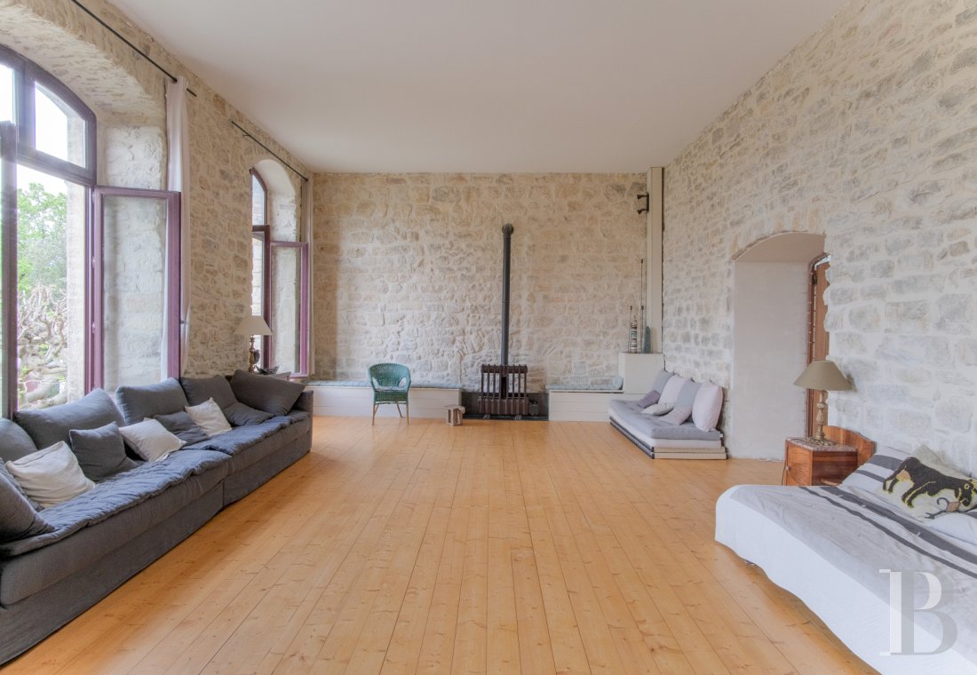 A time-stakingly renovated medieval fortress in the Gard, between Bagnols-sur-Cèze and Pont-Saint-Esprit - photo  n°15